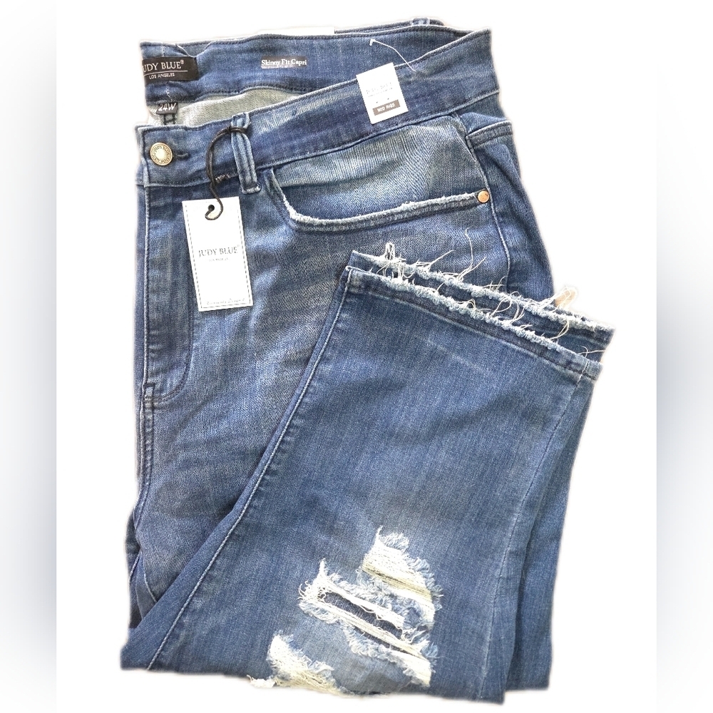 Judy Blue Women's Blue Distressed Capri Jeans